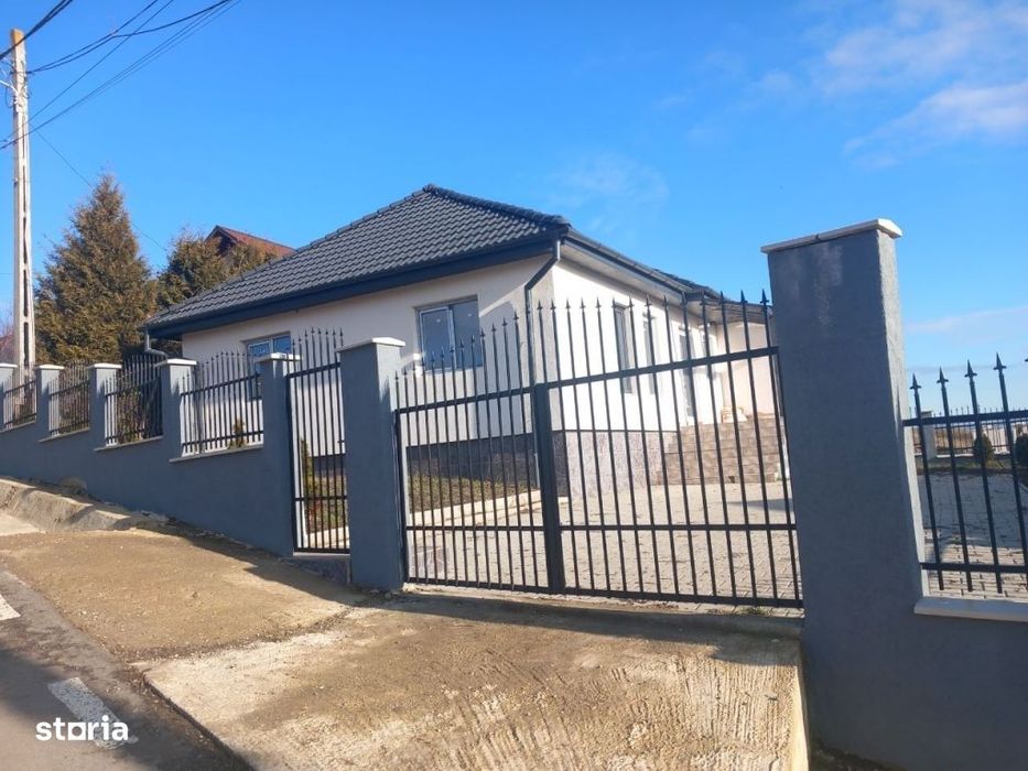 Case tip duplex la cheie,3 cam,teren 250 mp, in Nazna, Sancrai