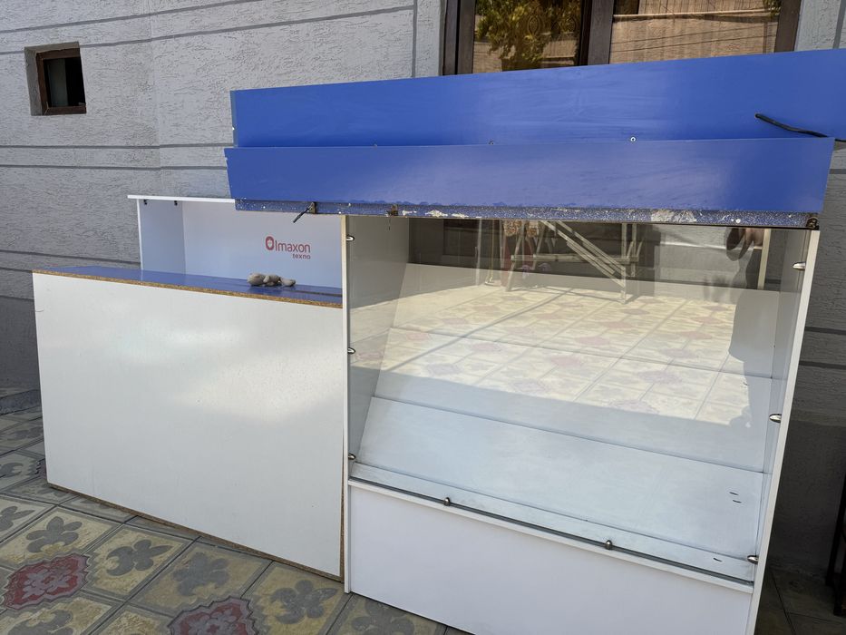 Vitrinlar sotiladi xolati zor 5 6 oy iwlatildi