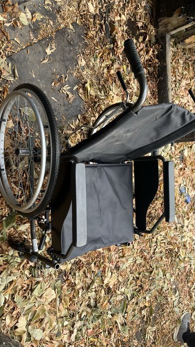 Инвалидная коляска новая не разу не пользовались