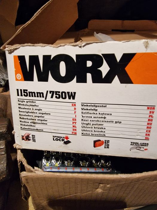 Кабелен Ъглошлайф WORX.