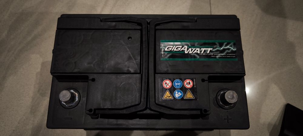 Акумулатор Gigawatt 74AH 680A R+