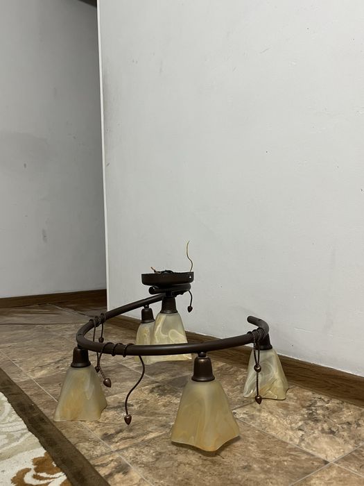 Продоётса Люстра