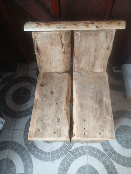 Scaune de lemn de vânzare