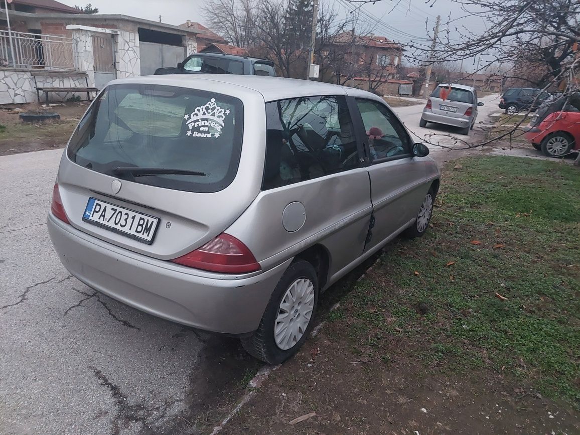 Lancia y 1.2  60 коня 2002 година НА ЧАСТИ или цяла