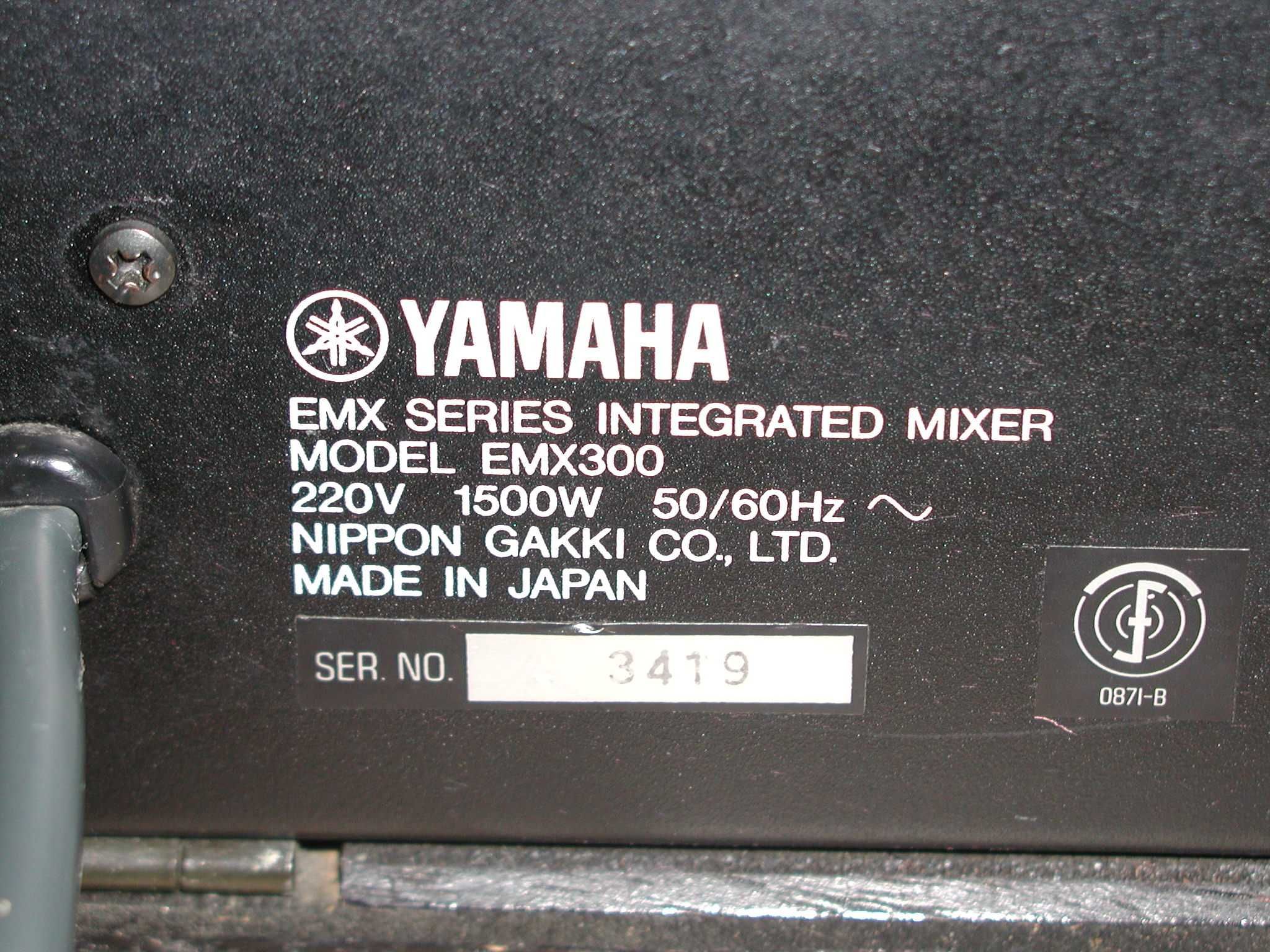 mixer amplificat Yamaha EMX300