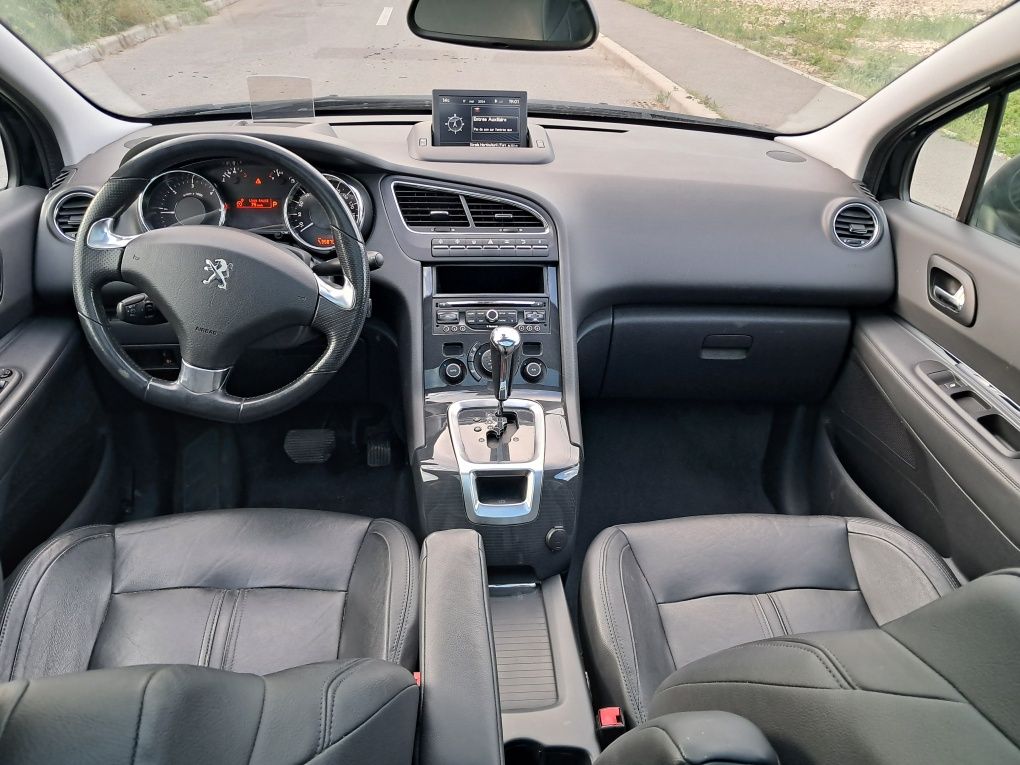 Peugeot 5008 2015