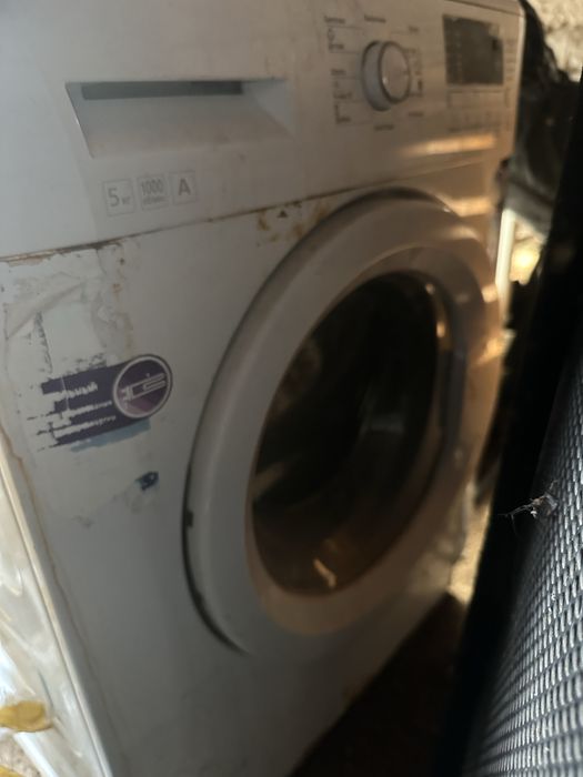Продаю стиральную машину