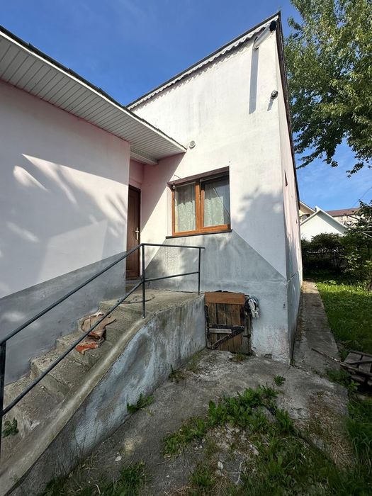 Închiriez casa pe strada Mihai Eminescu Falticeni