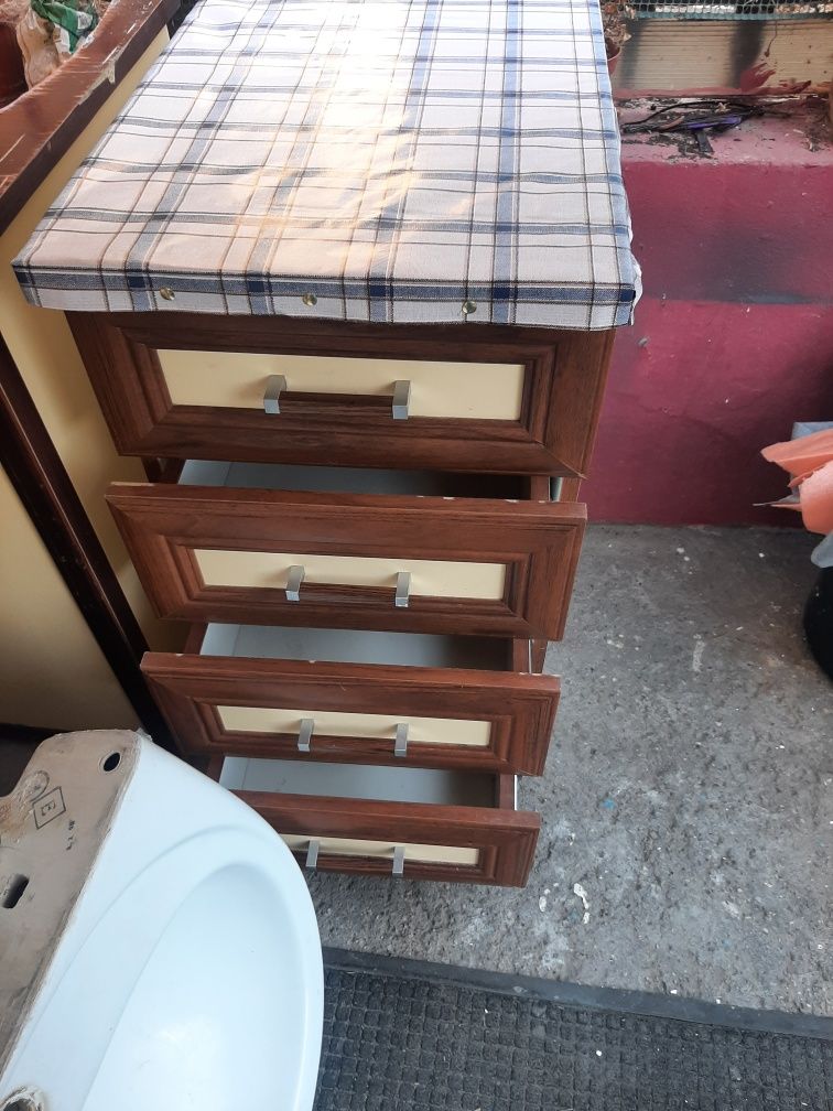 Vand masca plus dulapior