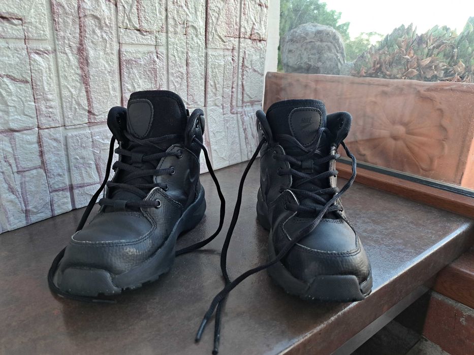 детски ботуши,зимни обувки,боти,апрески,Nike номер32 за момче