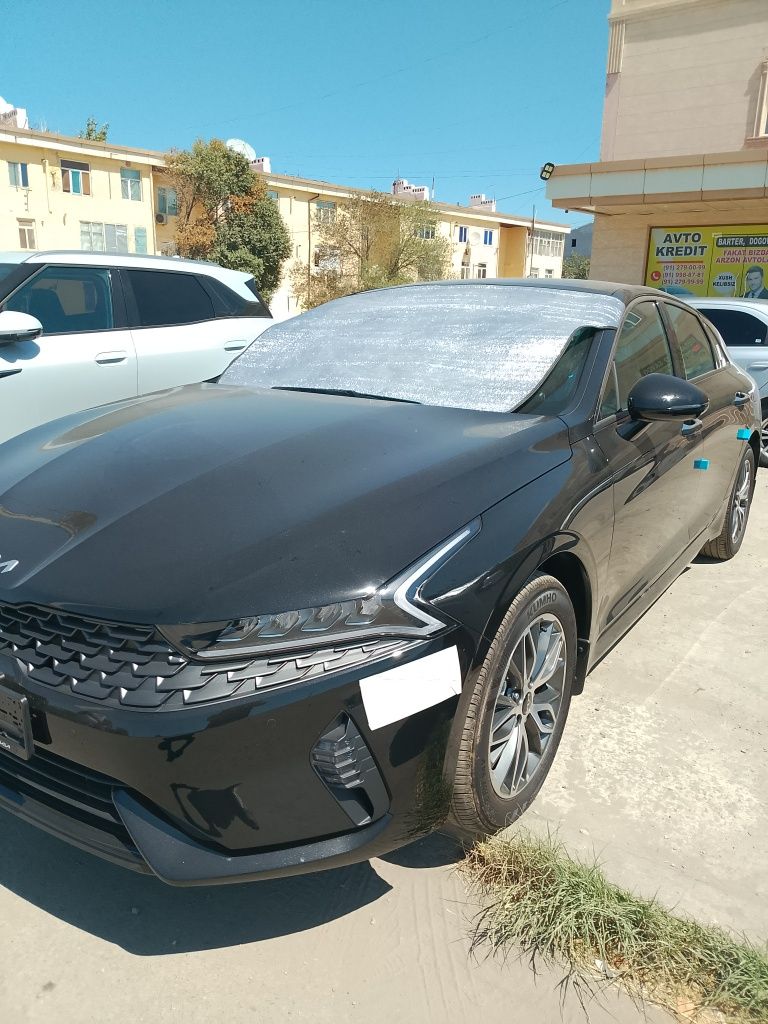 KIA K5 7 pazitsiya yengil sedan