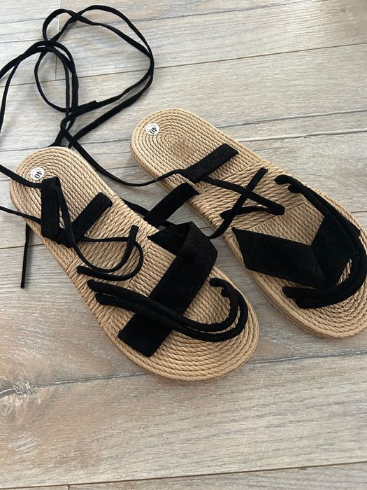 Продавам сандали