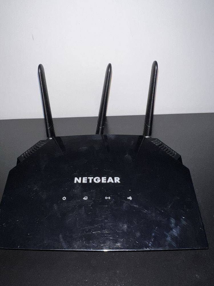 Router Netgear R6850