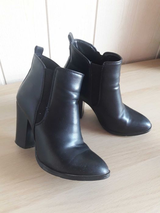Черни дамски боти на ток, 36 номер
