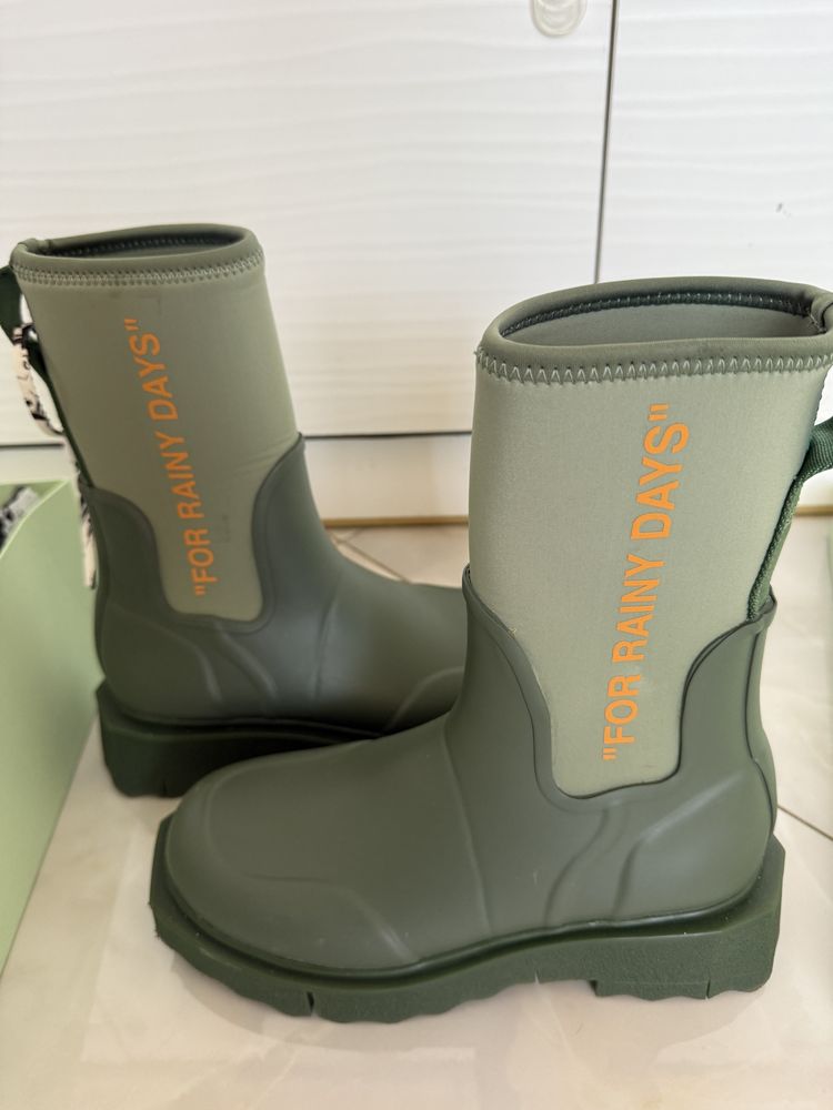 Чисто нови off-white боти