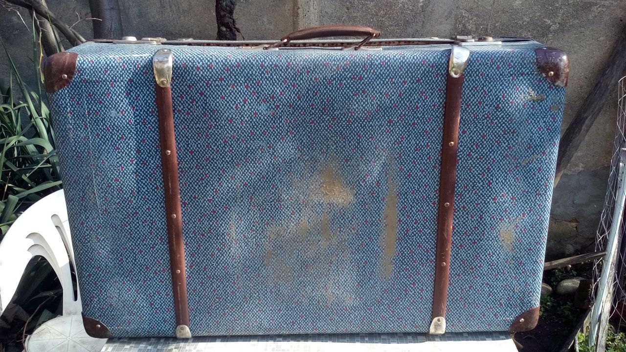 Стари ретро куфари