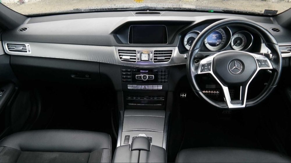 Dezmembrez Mercedes E-Class 2.2 170 cp Automat OM651