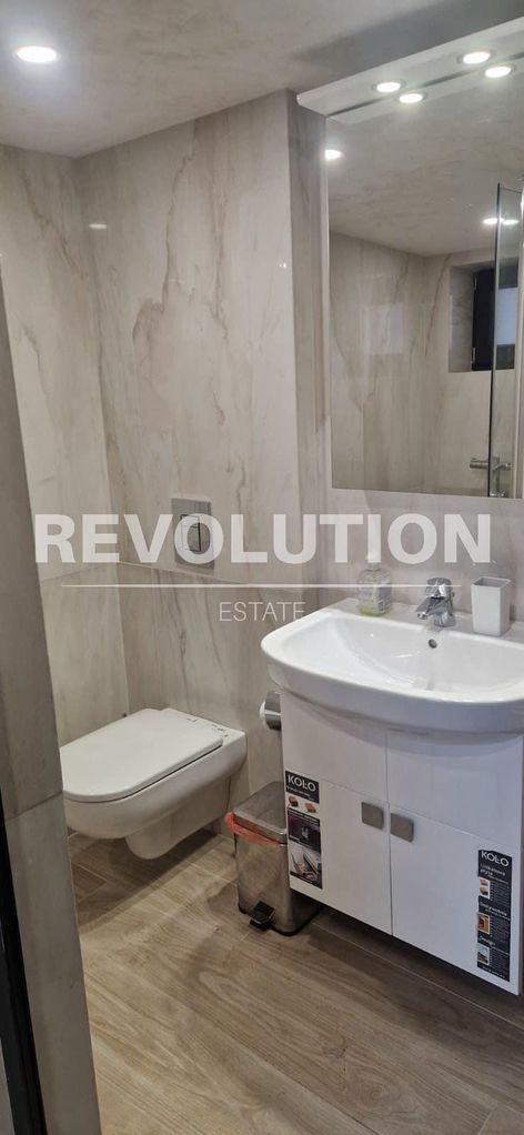 Дава се под наем Етаж от къща в Пловдив, Център - 60 кв.м за 400 € - Снимка #3