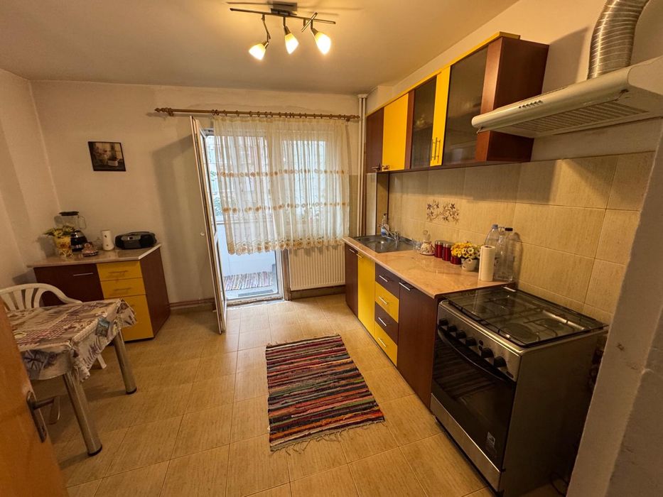 Inchiriez apartament 3 camere ultracentral