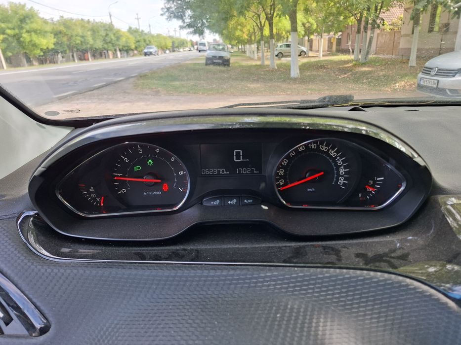Peugeot 208 coupe
