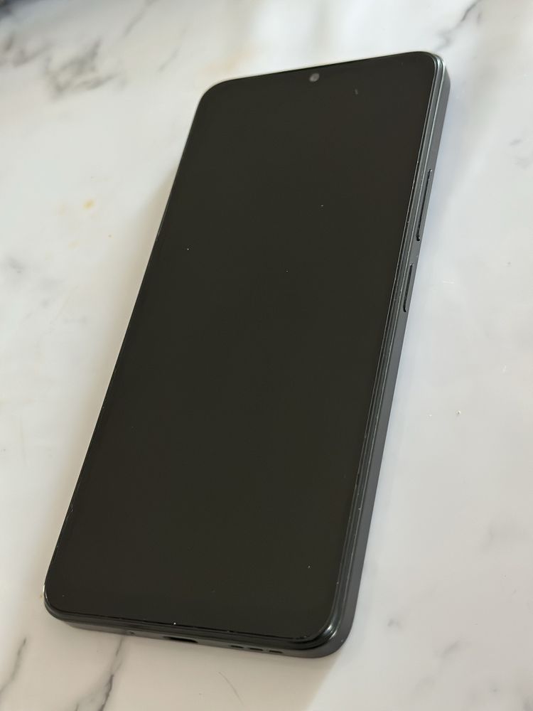смартфон redmi 13c. В хорошем состоянии.