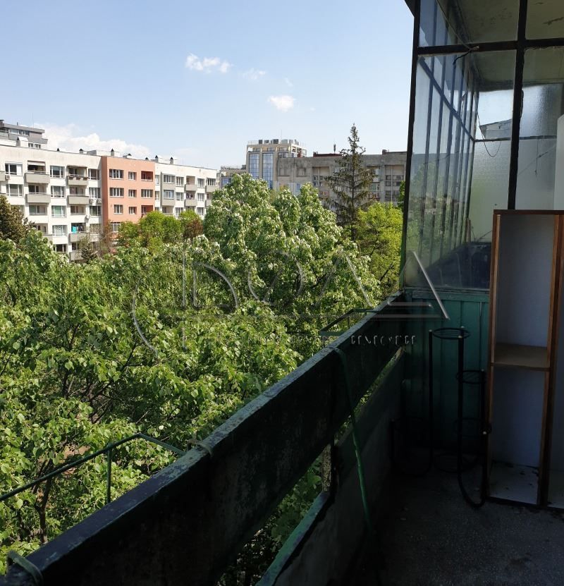 Продава се Двустаен апартамент в София, Борово - 62 кв.м за 2081 €/кв.м - Снимка #5