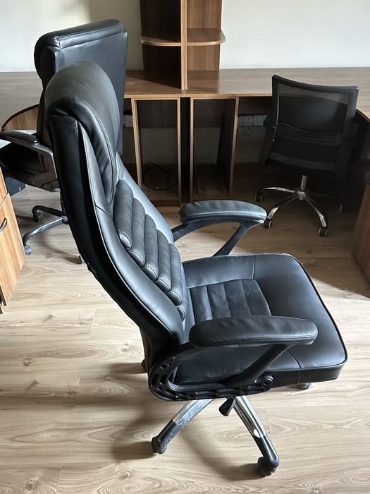 Офисное кресло