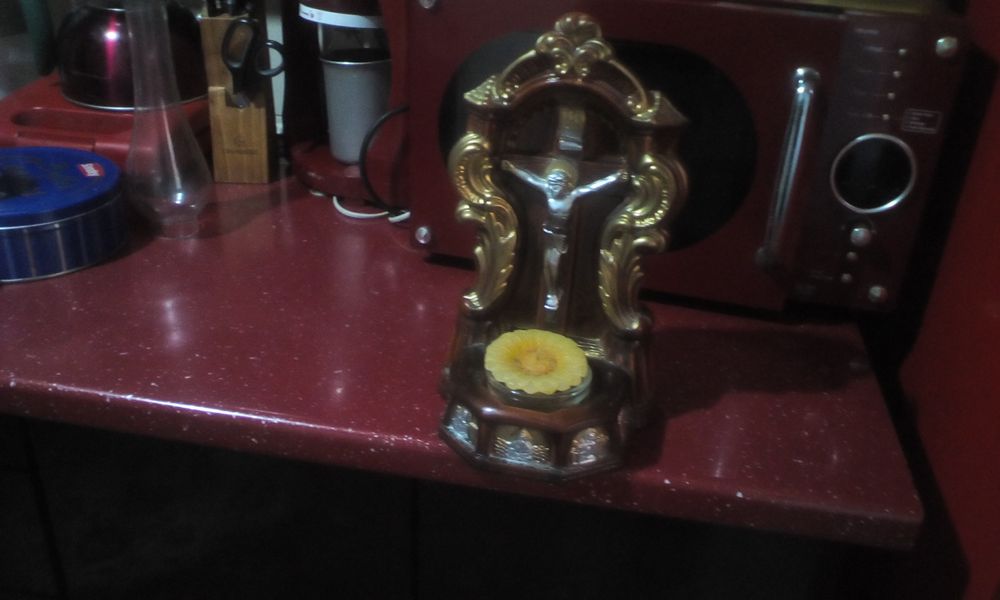 Vaza de lemn sculptata,butoi ornamental,statuieta