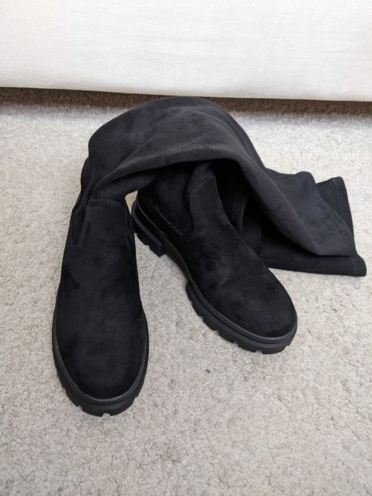 Дамски черни велурени ботуши Mohito