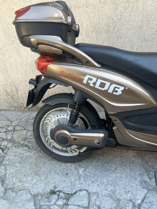 Vand scooter electric 2000 de lei