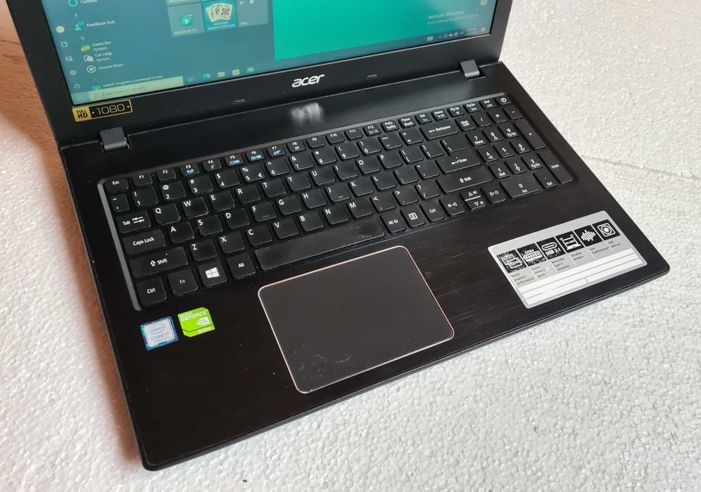 Acer 15" Full HD, i7-7500u, 8 GB, SSD 256 GB, Nvidia GeForce 940MX