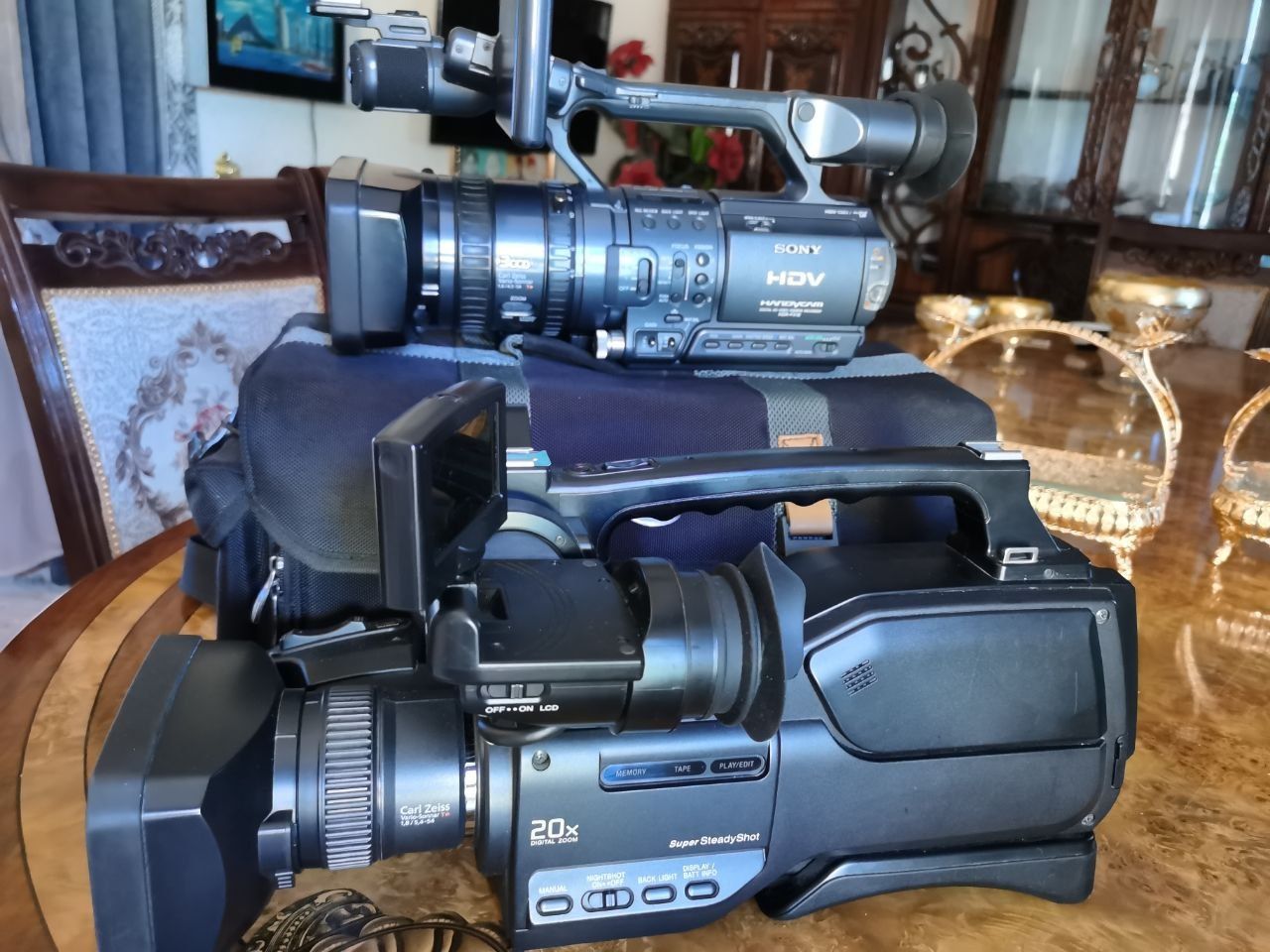 Видео камера. SONY HD 1000 ва SONY HDR FX1e.кассета миниDV.профеционал