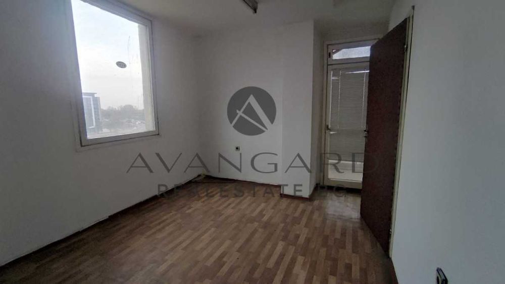 Продава се Тристаен апартамент в Пловдив, Център - 90 кв.м за 995 €/кв.м - Снимка #2