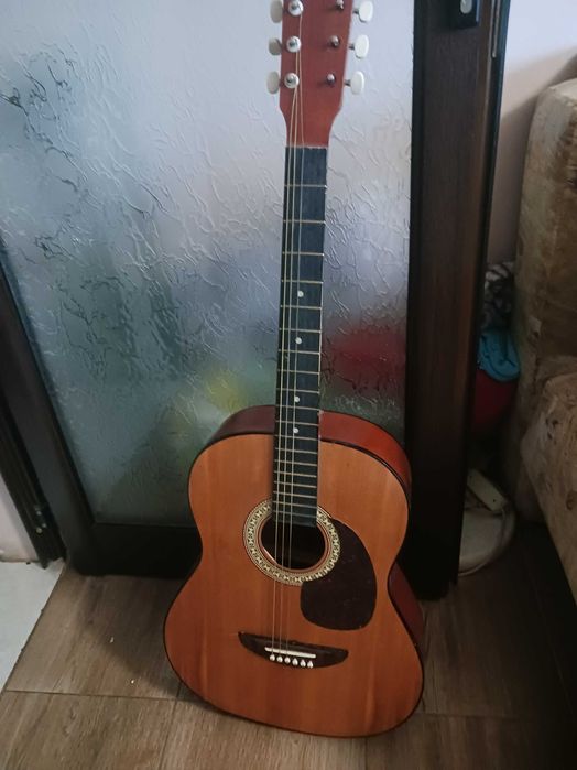 Лот  три китари,