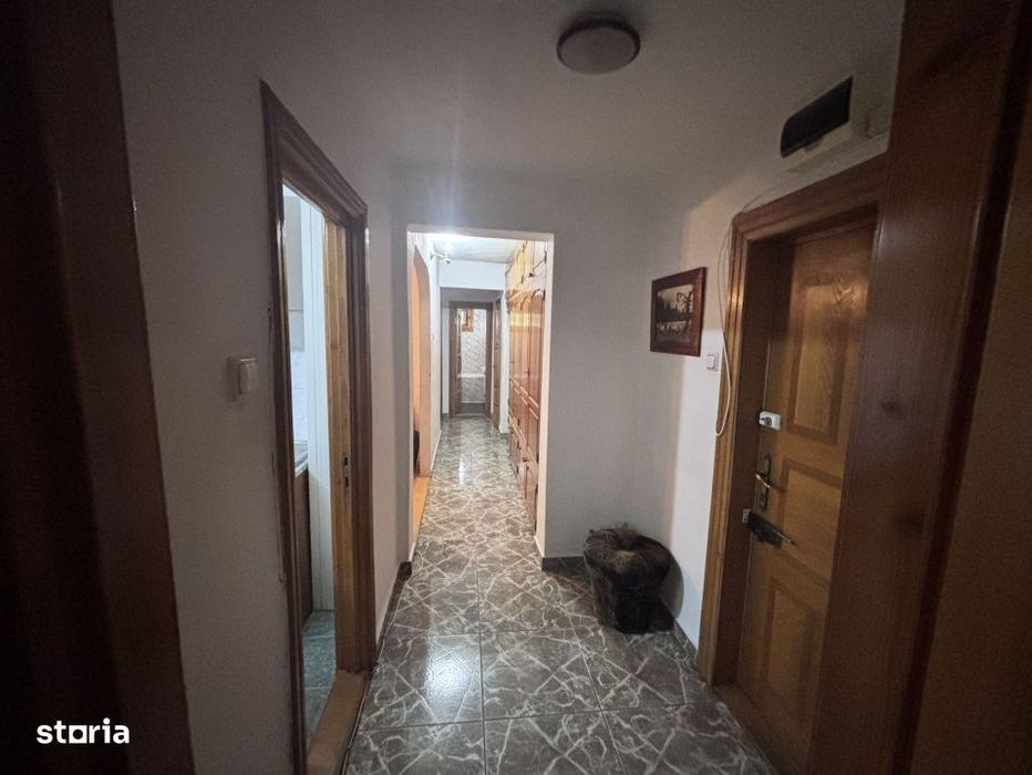 Apartament 3 camere, de vanzare