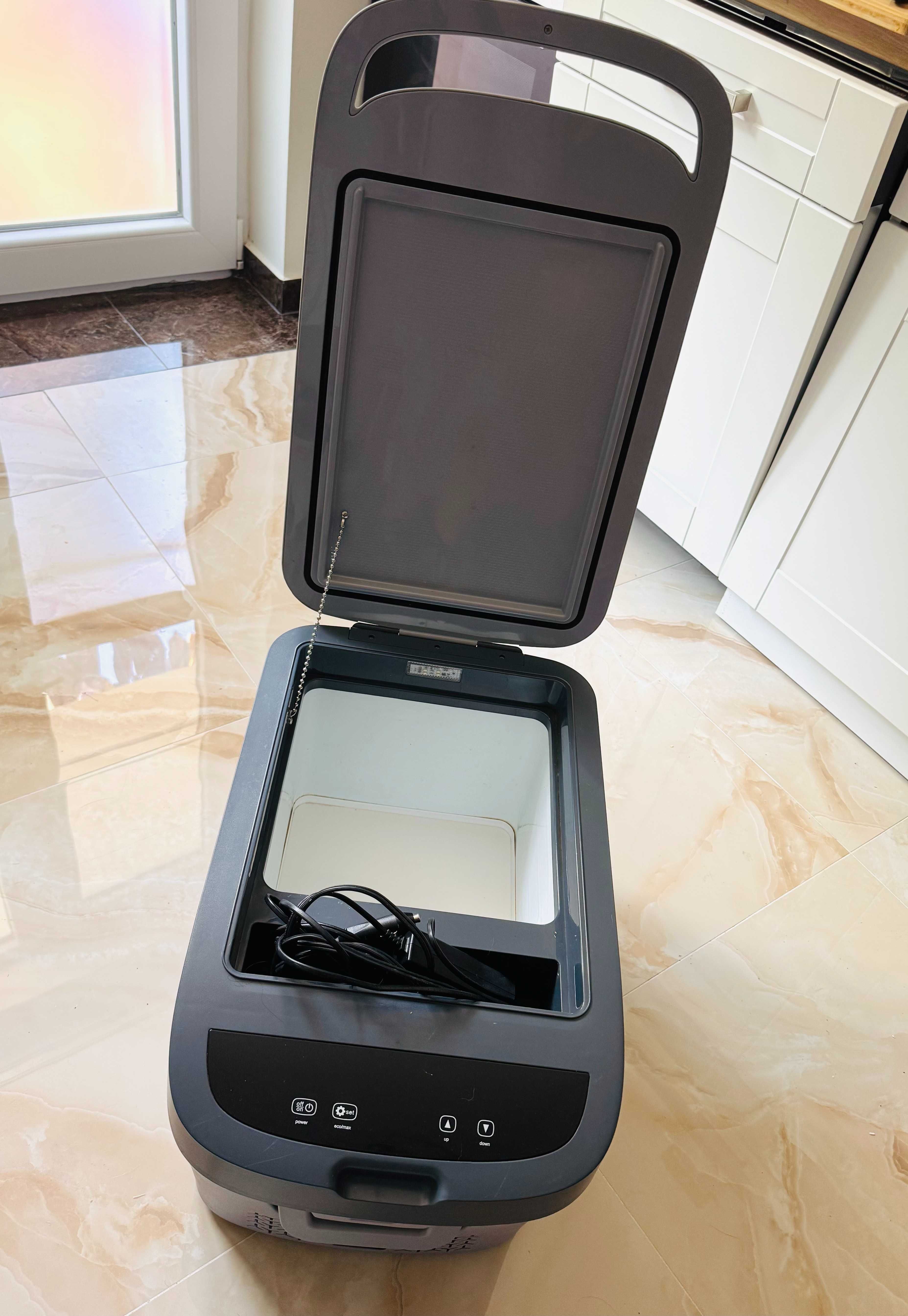 Frigider si congelator auto 25L 12V/24V/220V