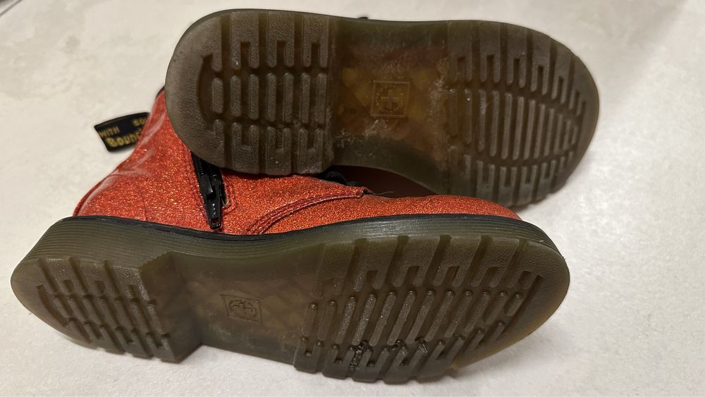 Детски кубинки dr. Martens