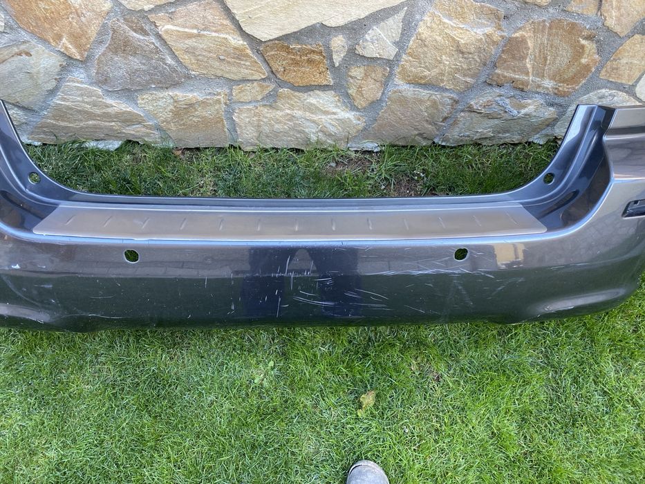 Броня задна за тойота корола версо от 2004г