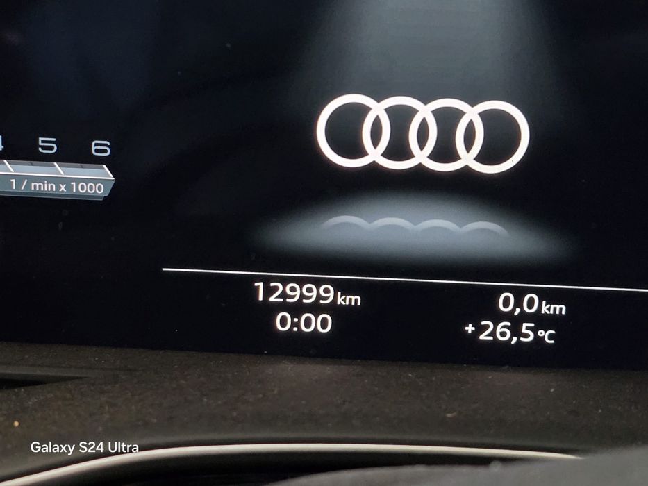 Dezmembrez Audi q8 2023