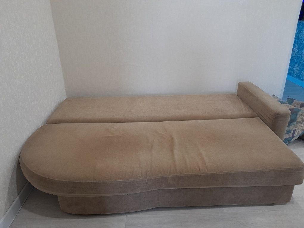 Продам диван б/у