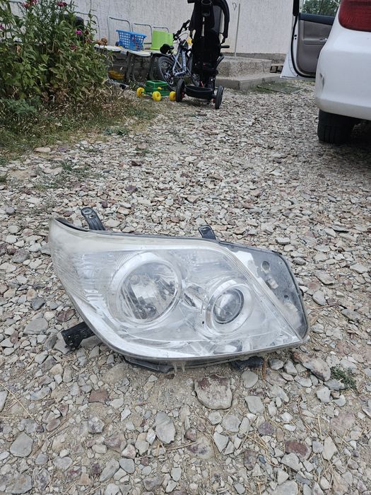 Toyota Prado фарлары сатылады