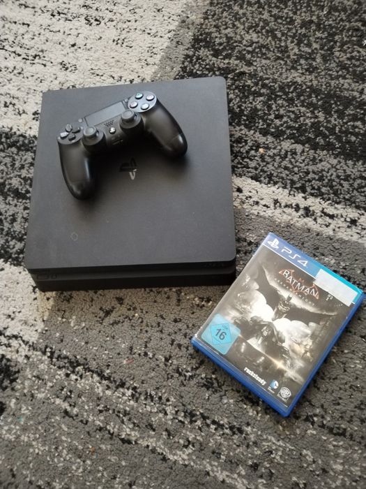 Ps4 slim în stare foarte bună