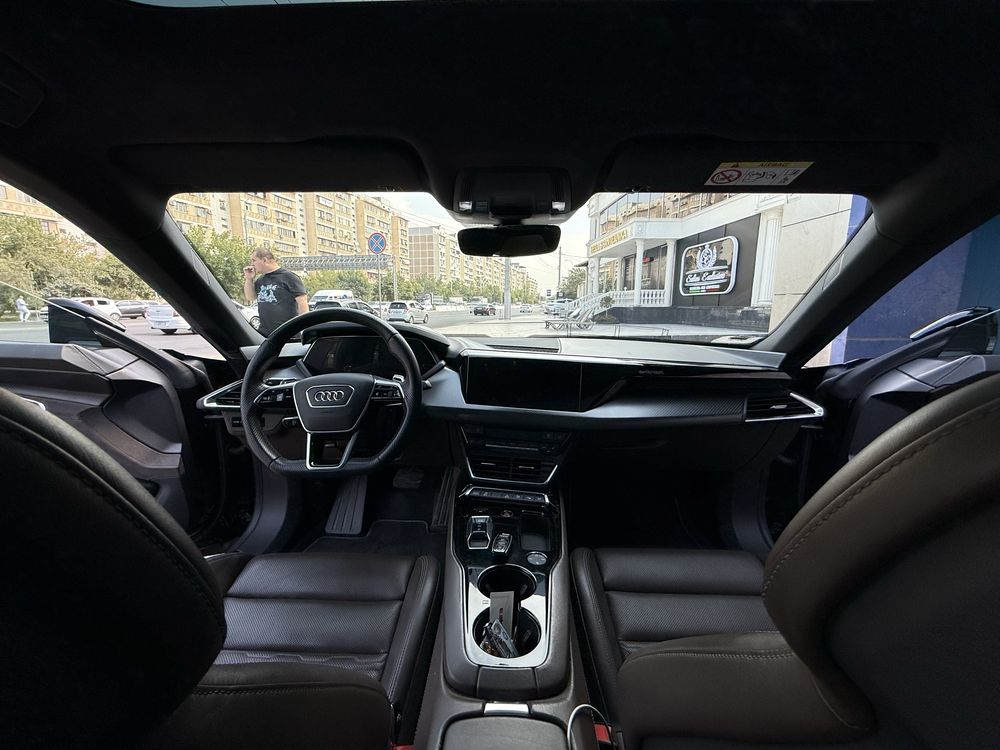 Продается Audi E-TRON GT фулловая