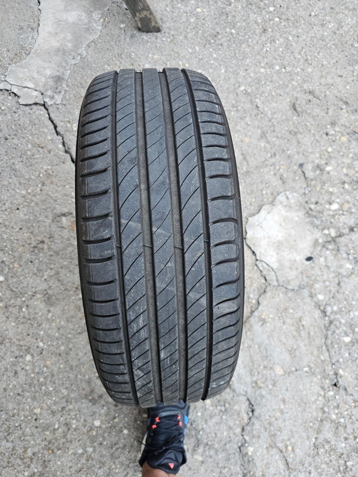 Jante noi tabla + anvelope vara Michelin ca NOI / 205 55 R16 / 4x100