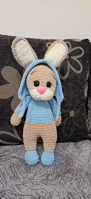 Ръчно плетена играчка