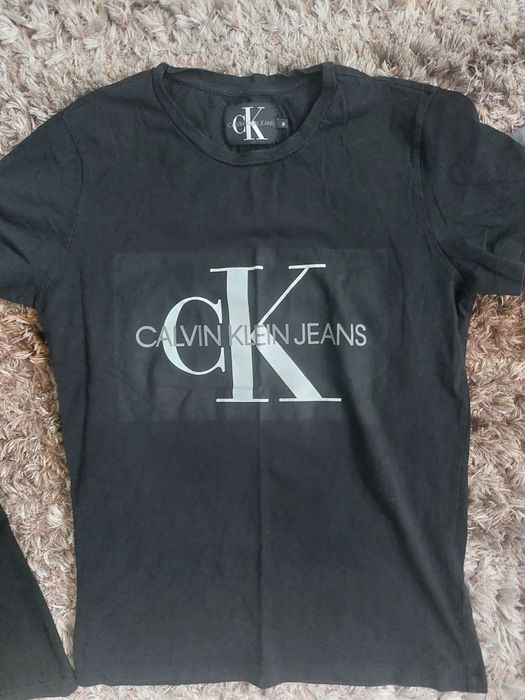 Calvin Klein, esprit тениски