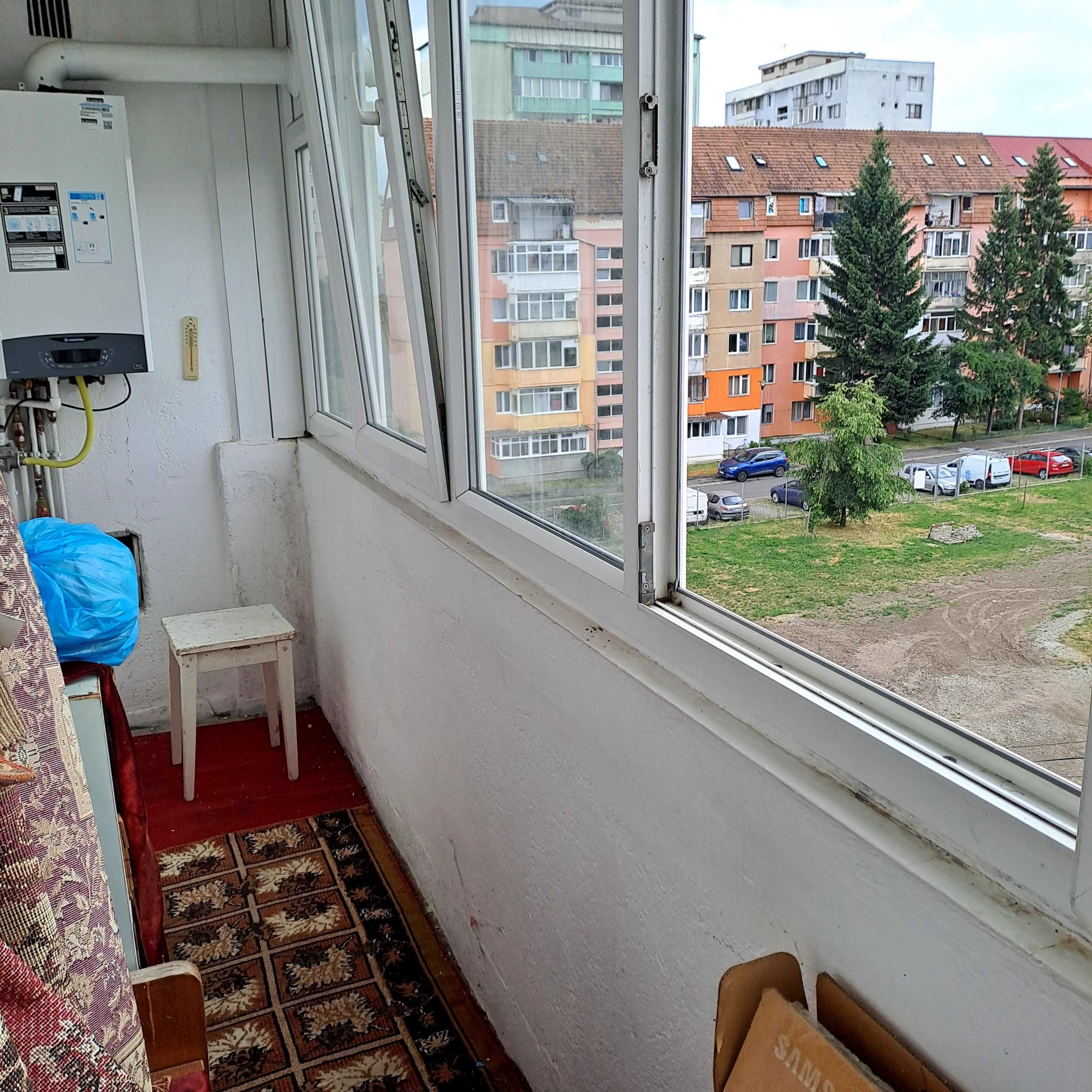 Vand apartament 2 camere