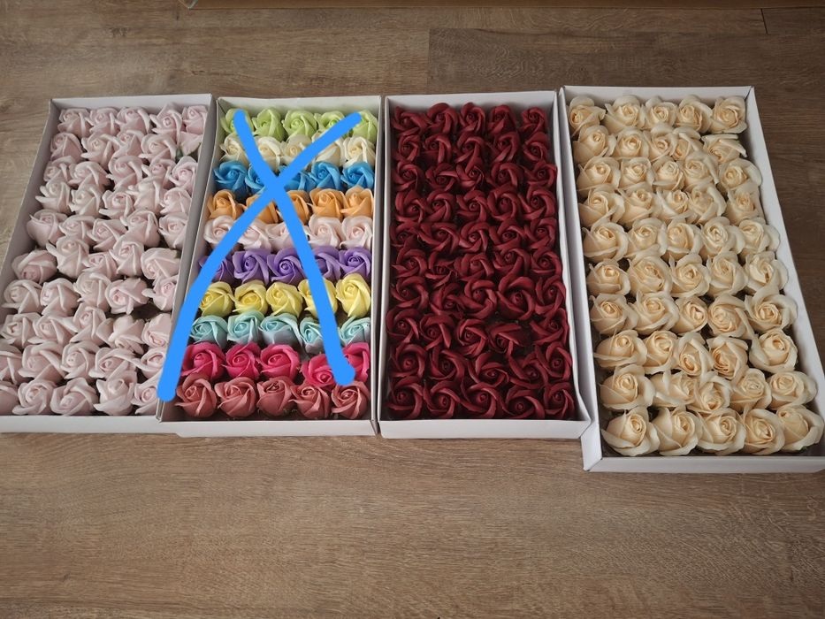 Сатенени ленти и рози фоам