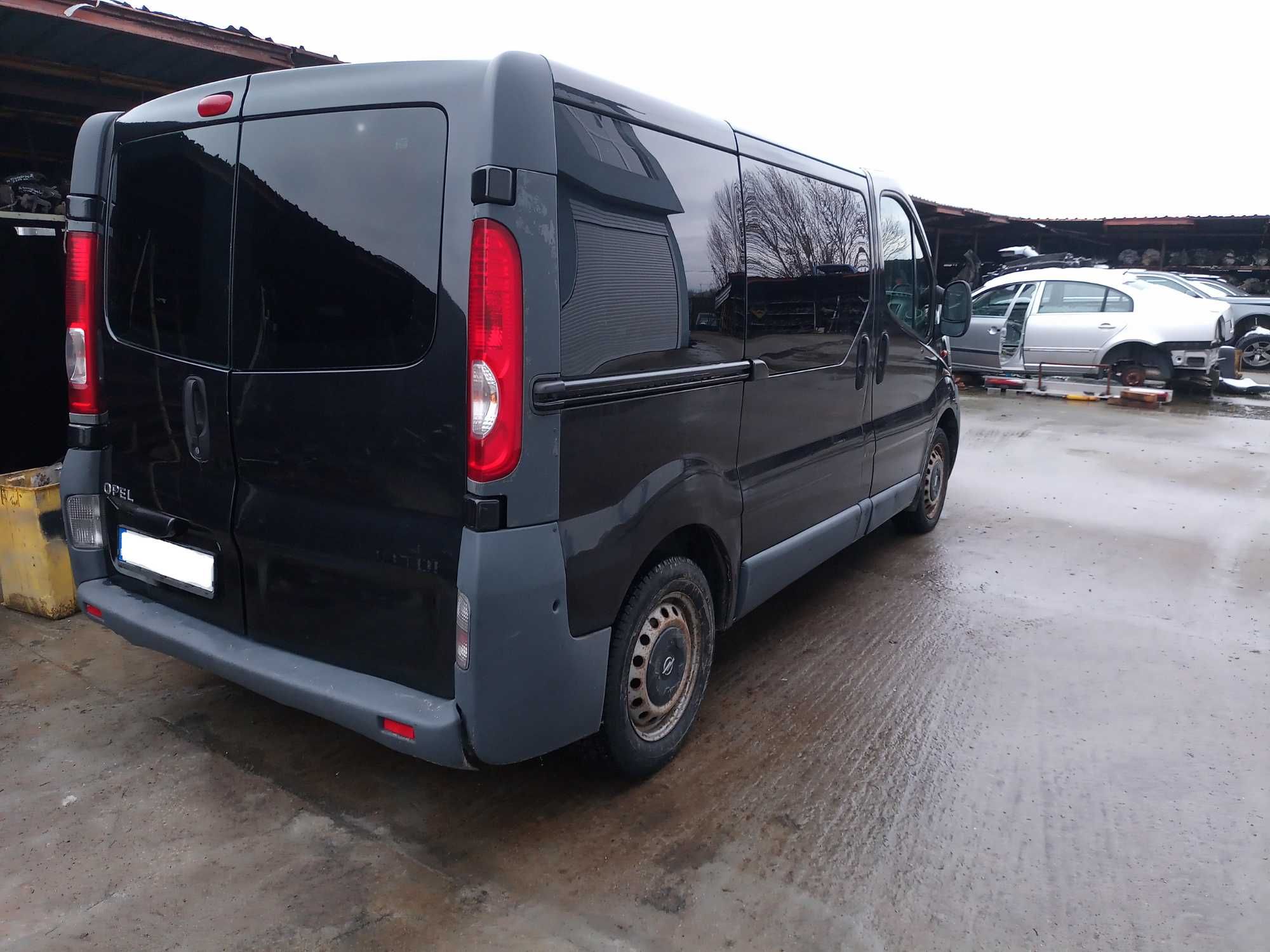 OPEL VIVARO 1.9TDI 74kw 02г. На части...