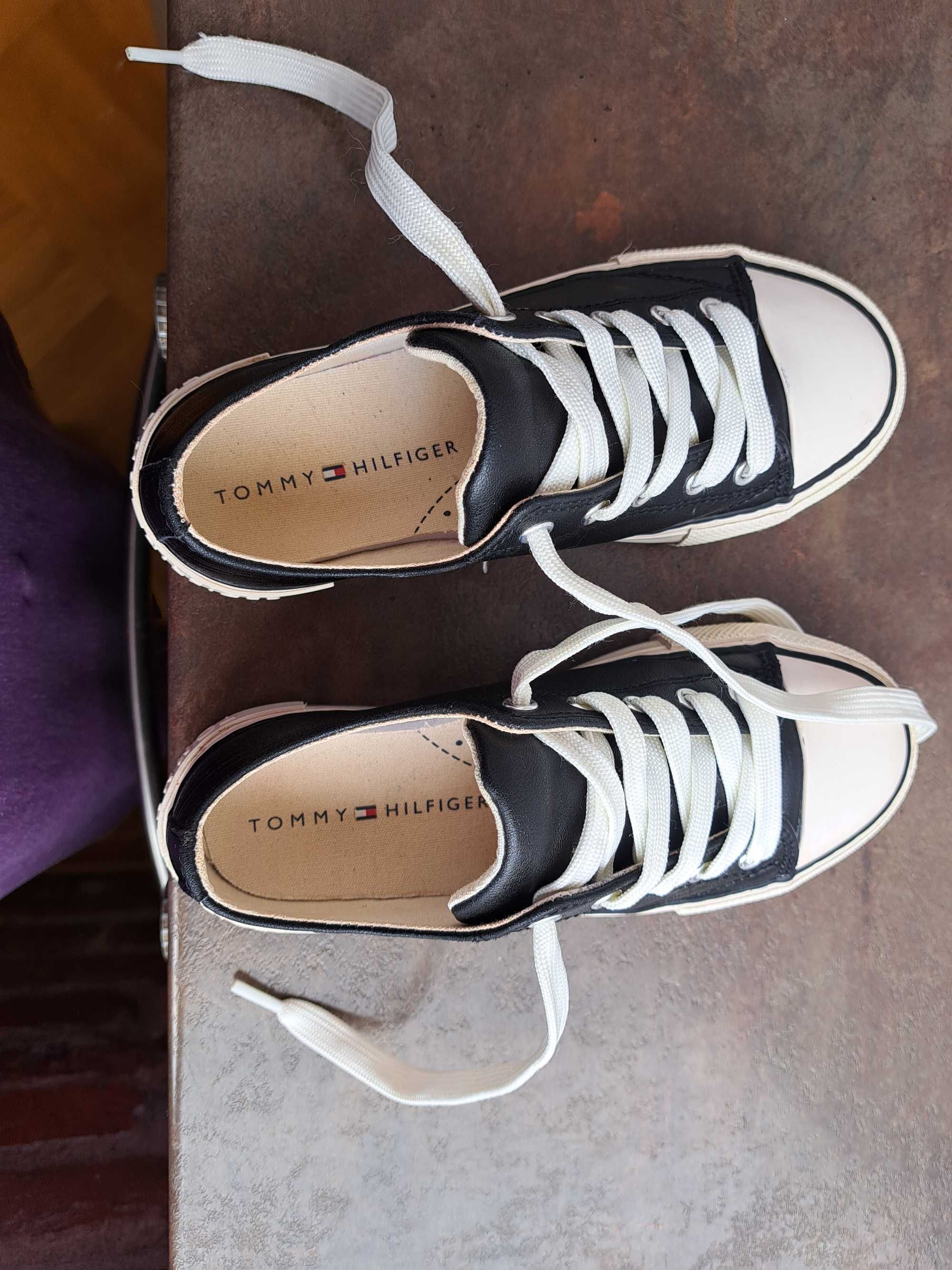 детски маратонки,кожени кецове,спортни обувки,Tommy Hilfiger,номер 32